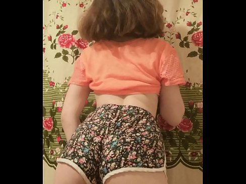 ❤️ Leanabh òg sexy a ’toirt dheth na shorts aice air a’ chamara ❤ Pornografach aig gd.dreamlandpassionjourney.ru