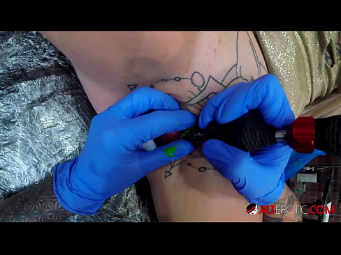 ❤️ Fìor tattooed hottie Sully Savage fhuair tattoo air a clitoris ❤ Pornografach aig gd.dreamlandpassionjourney.ru